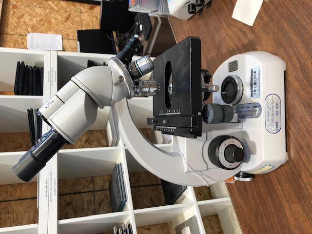 Zeiss Standard 14 Lab Microscope with External Bulb. Objectives: Zeiss 25x/0.60, F-LD 32x/0.4, PlanApo 40x/10 Oel m.l., and Olympus PlanApo 100x/1.3 (304990)