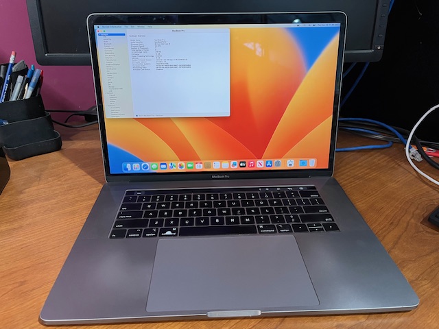 Macbook Pro 15" (2018) (305701)