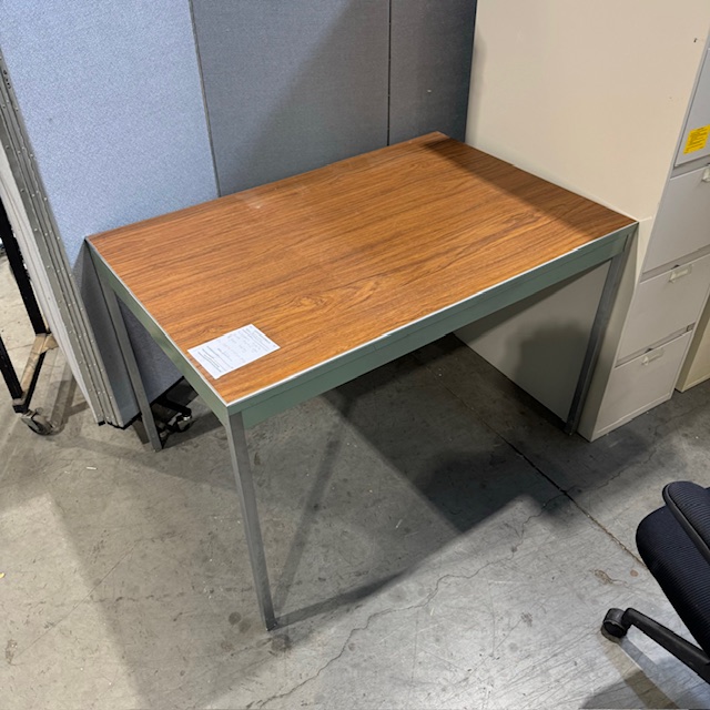 Wooden Table with Metal Legs and Green Sides (303992)