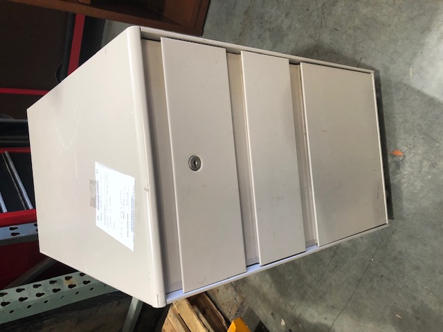 Steelcase 3 level storage/filing cabinet w/ wheels (304571)