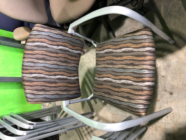 Steelcase Brown Multicolored Patterned Chair w/ Silver Armrests (QTY:8, $10 PER CHAIR) (304426)