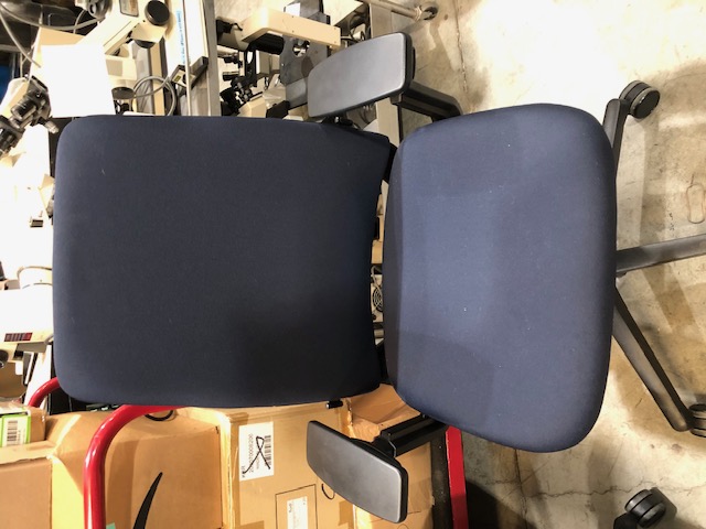 Dark Blue Steelcase AMIA Office Chair with Adjustable Height, Backrest, and Armrests (305065)