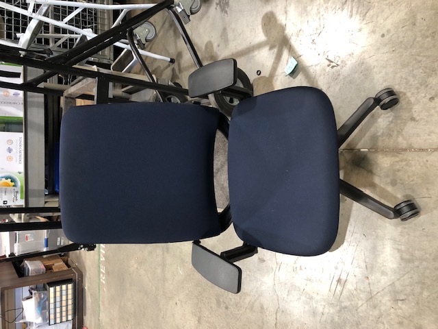 Dark Blue Steelcase AMIA Office Chair with Adjustable Height, Backrest, and Armrests (305060)