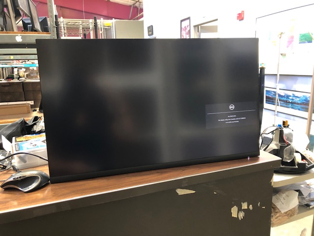 Dell P3223DE 32" USB-C Hub Monitor QHD w/ Wall Mount (305628)