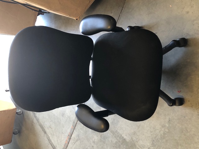 Black office chair Qty: 2 (306858)