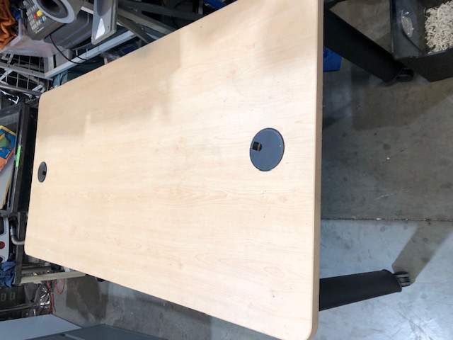 Light wood rolling table (306872)