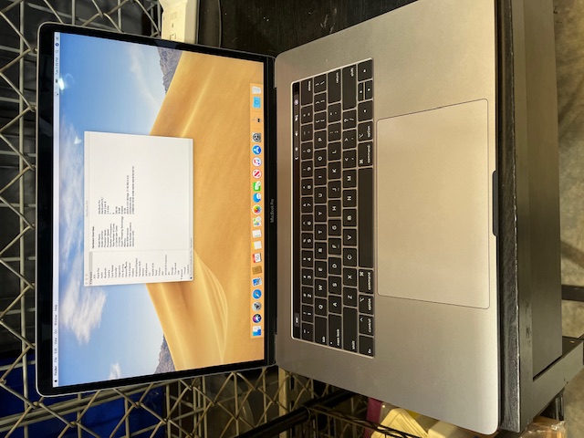 Macbook Pro 15" (2018) (305445)