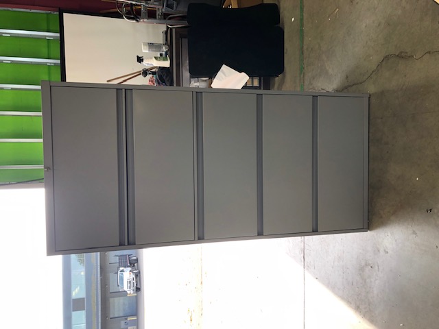 Grey Steelcase Lateral Filing Cabinet w/ 4 Drawers & Upper Storage w/ Key (305777)