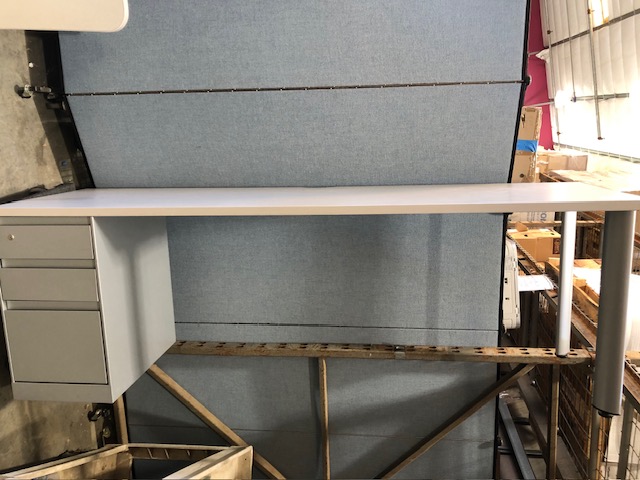 Steelcase desk with 3 drawers (NO KEY) (306611)