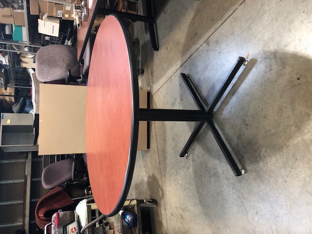 Round Table with Laminate Wood Print (304582)
