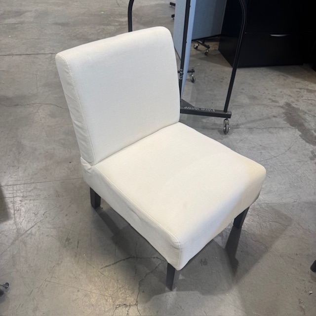 White Chair (304610)